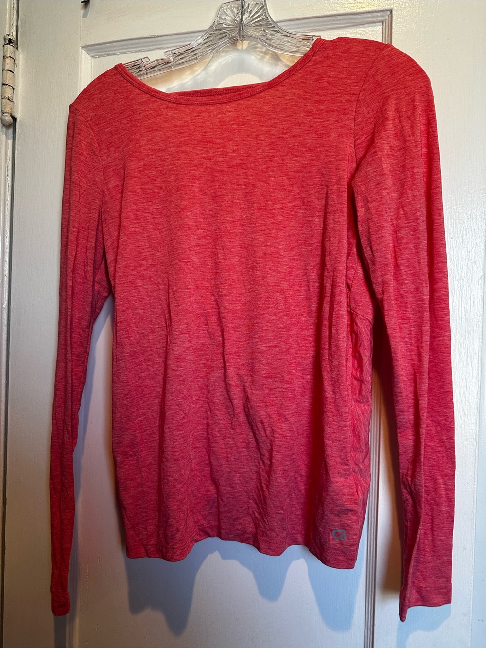 Gap Fit Breathe Twist Open Back Long Sleeve Shirt. Size XS. Dark pink